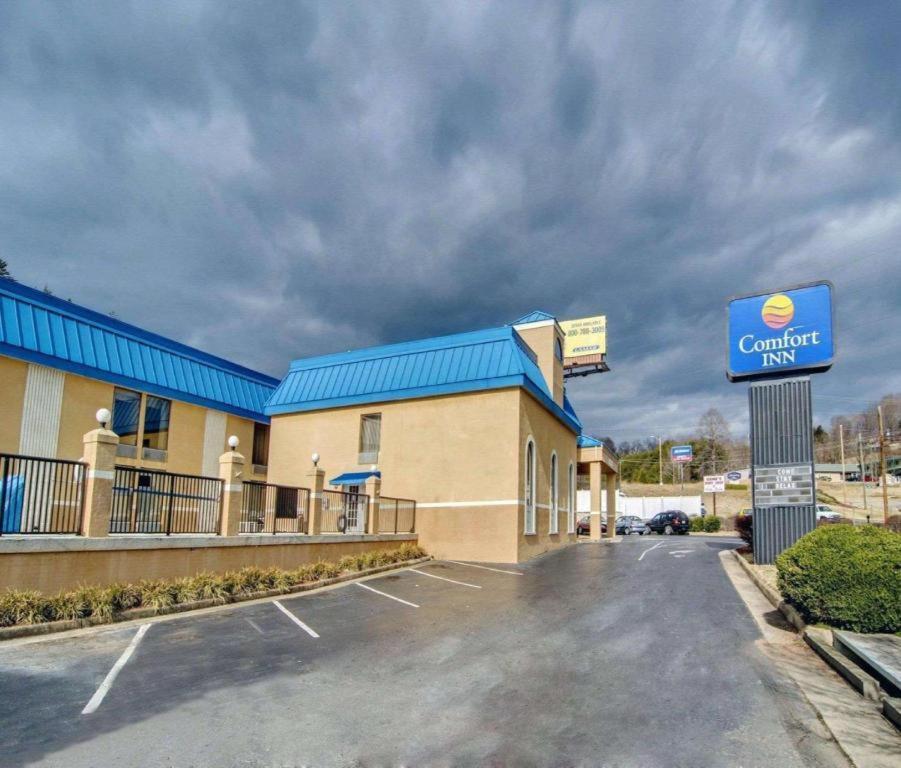 Quality Inn Near Martinsville Speedway Collinsville Exterior photo